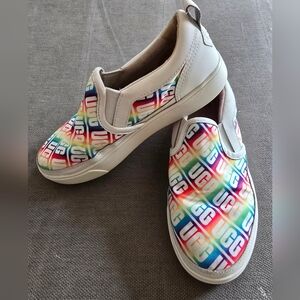 Ugg rainbow Caplan slip on girls sneaker shoes sz 4 UGG logo all over